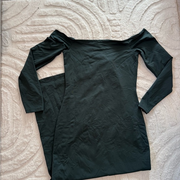 Aritzia contour Scarab Green Long Sleeve Dress - Picture 2 of 3